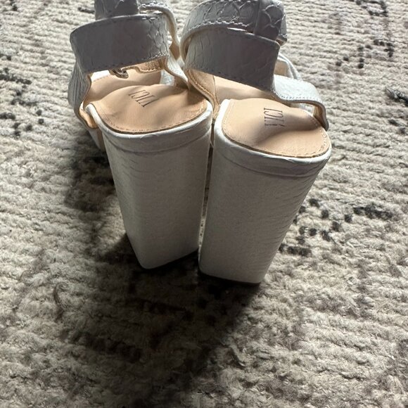 Vici Poppy Heeled Python Platform - Picture 3 of 5